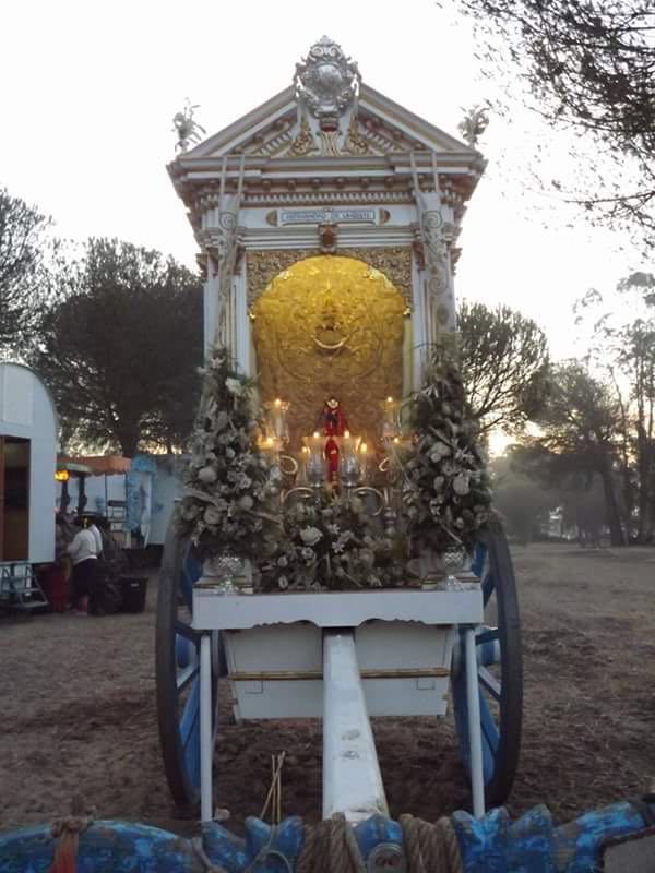 DiarioRociero's tweet photo. Y ese cajón de Umbrete qye cobija a su Simpecado, muy pronto volverá a recorrer el camino que lo conduce al Rocío. https://t.co/DGG1tVzhR2