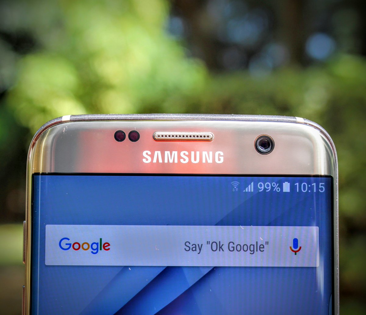 moseskemibaro's tweet photo. 5 Reasons Why The Samsung Galaxy S7 Edge Is Currently The Best Smartphone In Kenya @ https://t.co/M5p2gw38Kt https://t.co/1YJLwKC1tY