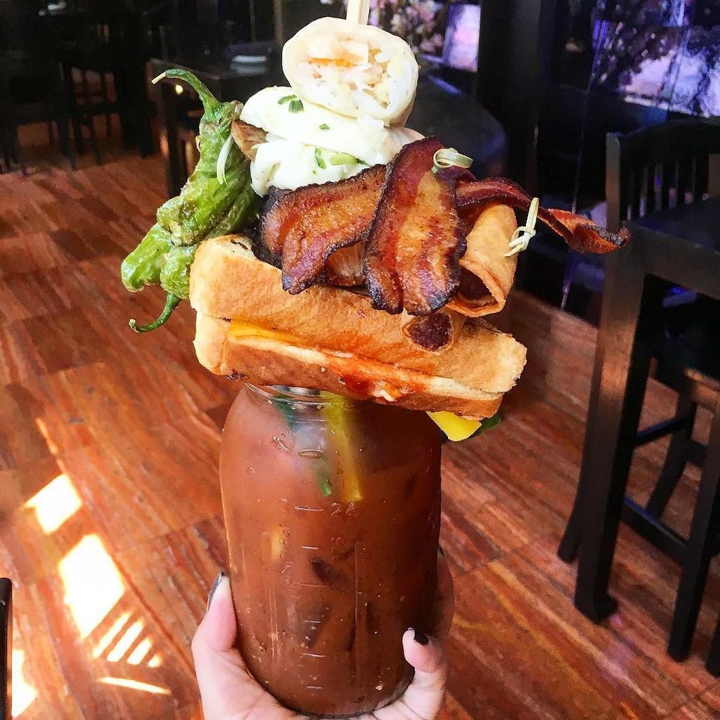 filipinokitchen's tweet photo. This is what happens after @unipronow midwest launch party -- #sumomary ( 32 oz bloody mar… https://t.co/uWNAe9pLQ9 https://t.co/DWOsr9xq7u
