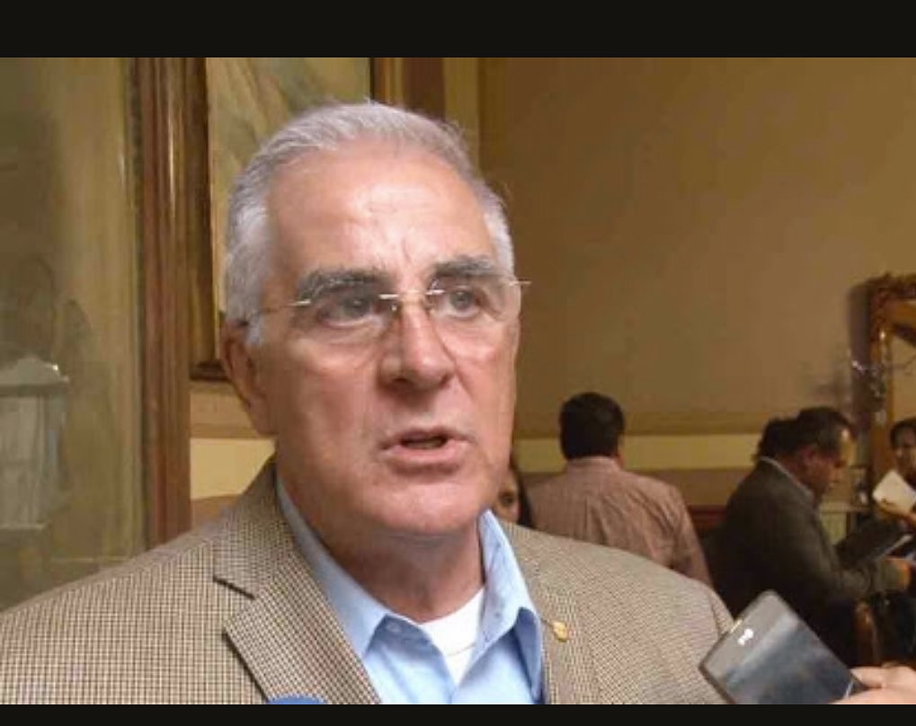 Velarán y darán último adiós a Dip. <a href="/torresorigel/">RicardoTorres Origel</a> en funeral Gayosso #León la tarde de hoy. Vía Sen. <a href="/torresgrac/">Fernando Torres</a>