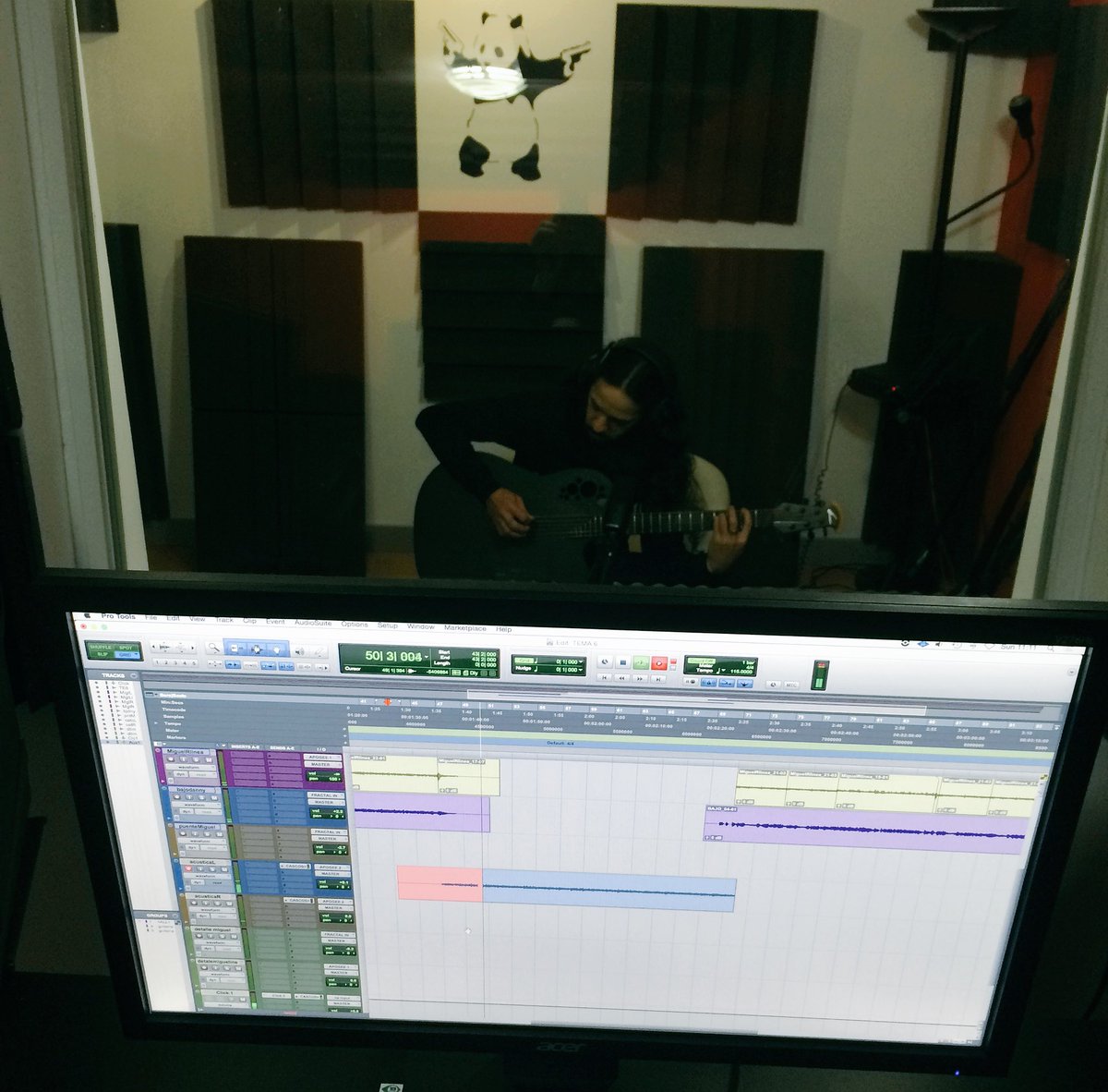 RedFaderStudio's tweet image. Hoy, grabación de guitarras acústicas para el nuevo disco de MalleficaruM en RedFader. Esto tiene muy buena pinta!!!