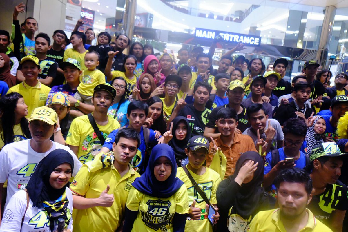 Septiyanii46's tweet photo. Terimakasih @tribe_id atas sponsor nya, hadiahnya, kereeeeen appnya!
#ngetribe
#tribeid
#tribe
#itsyourshow https://t.co/EkLCLMUH0l