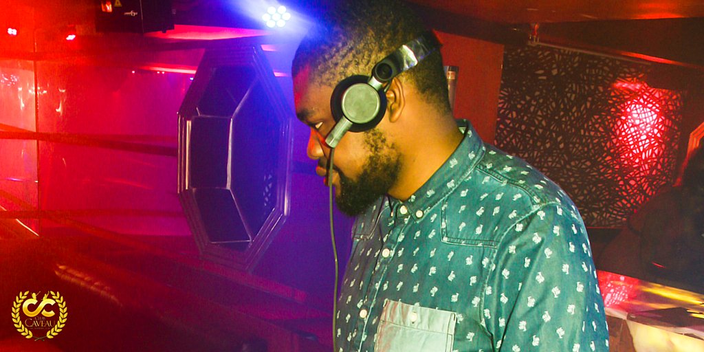Club_Caveau's tweet photo. QUESTION
 Quel morceau de musique vous donne à chaque fois envie de vous défouler sur la piste de danse? https://t.co/0Oq8IOjCxD
