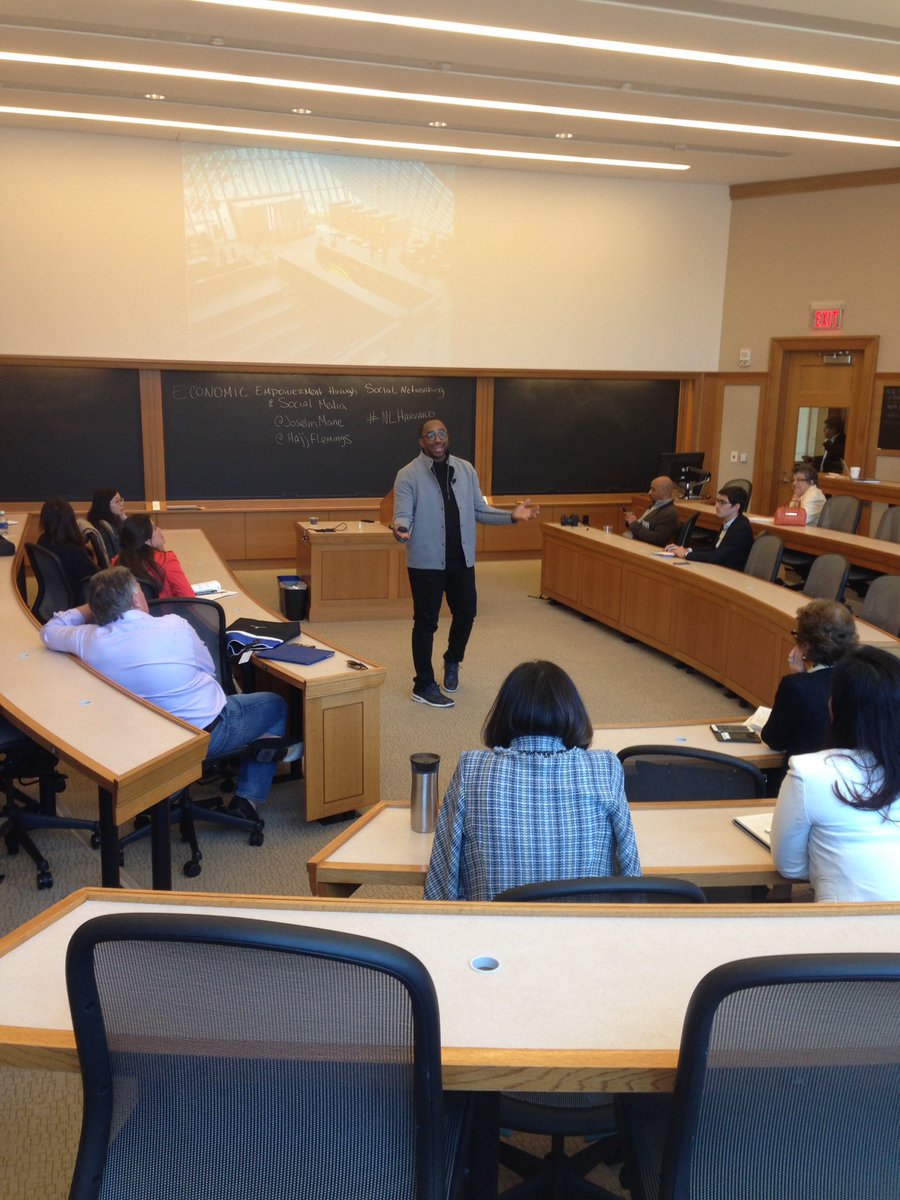 TriciaMaria's tweet photo. "Color outside the lines to develop your brand..." @JoselinMane @HajjFlemings #NLHarvard #creativity #innovation https://t.co/lLrQKzRyvU