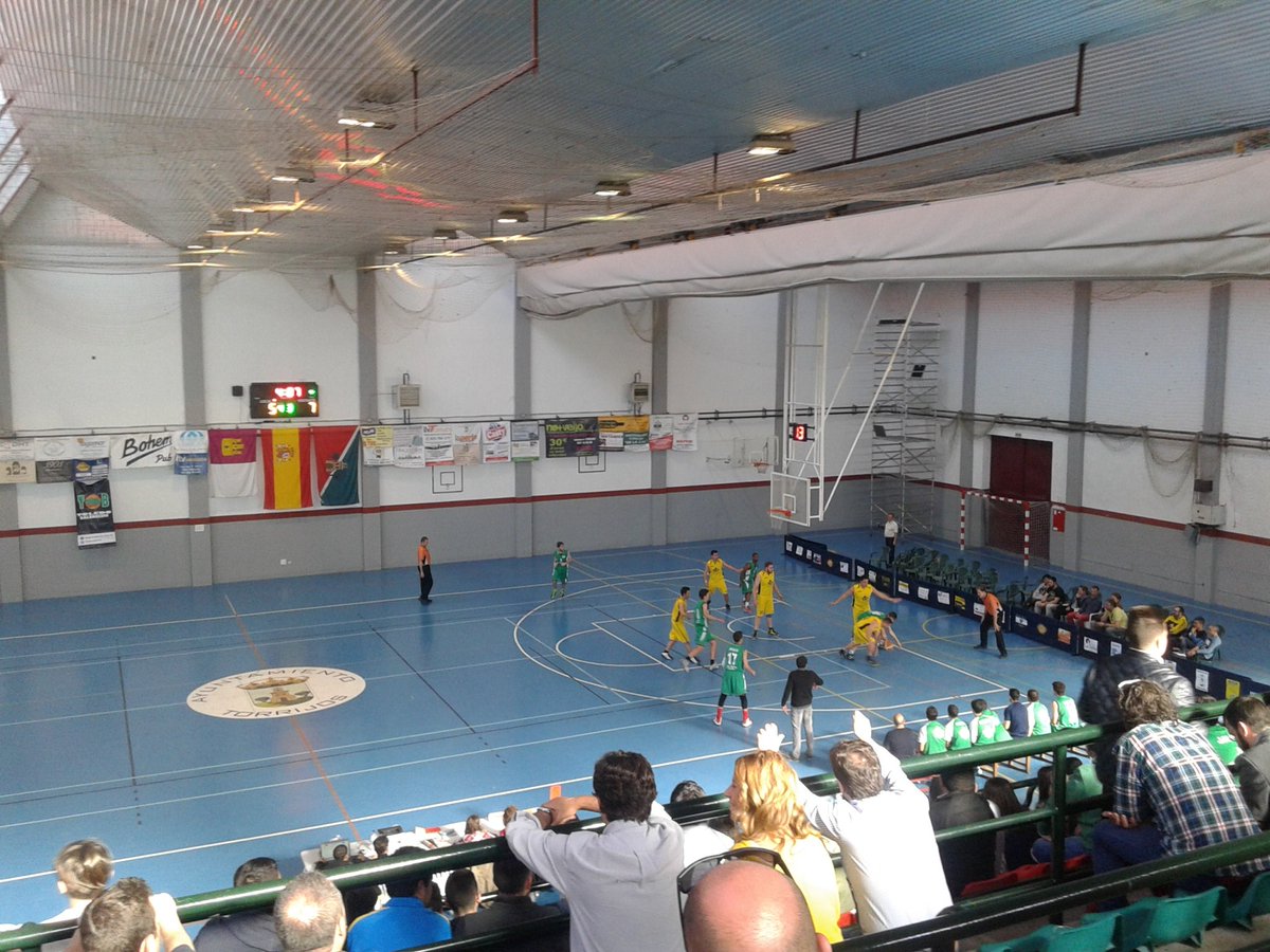 CBTorrijos's tweet photo. #final4TOB @AsoBalToledoTOB @APBCLM Primer cuarto @CBTorrijos 16 - @CEIToledo 9 https://t.co/kroyTrNoQj