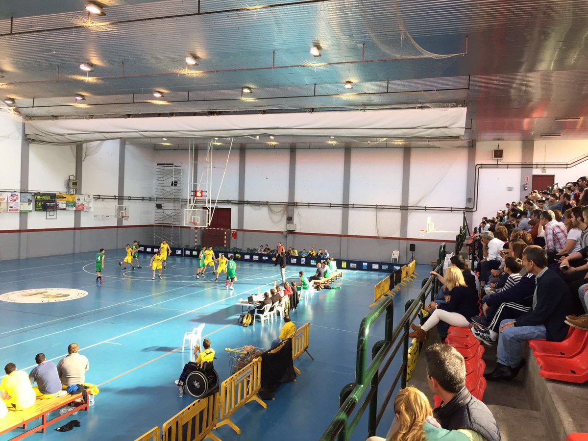 CBTorrijos's tweet photo. #final4TOB Ambientazo en el Pabellón Municipal. TODOS con el @CBTorrijos https://t.co/zmSpDwur4V