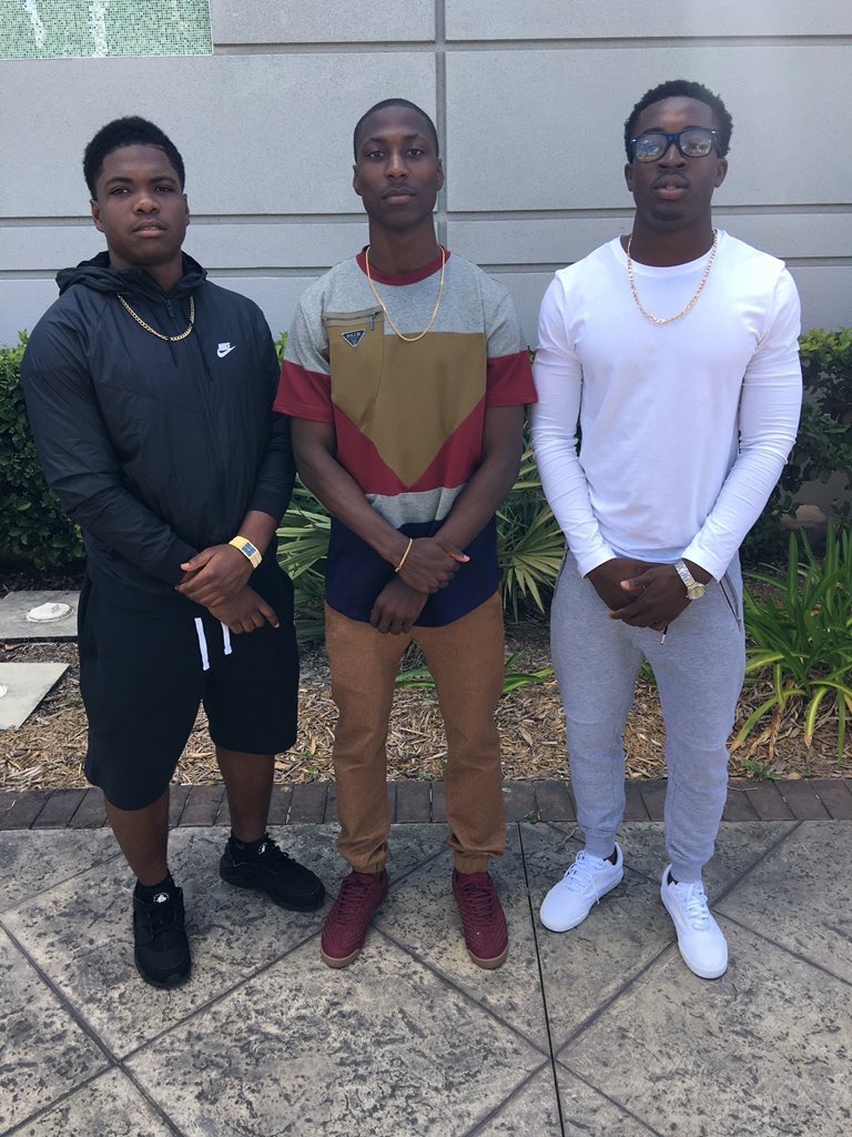 TheGreat__11's tweet image. #Latepost #Gradbash2K16 😈😈