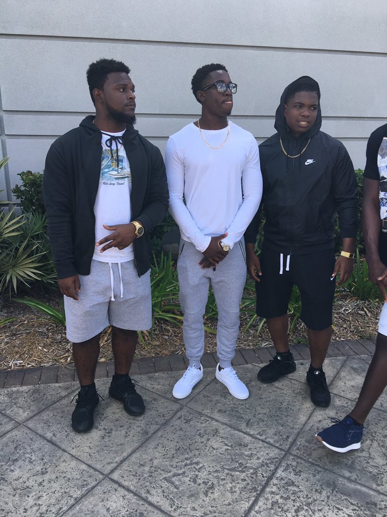 TheGreat__11's tweet image. #Latepost #Gradbash2K16 😈😈