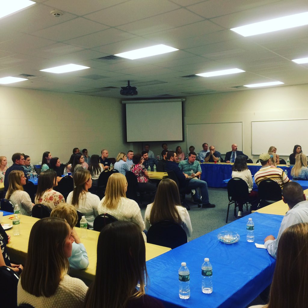 #TCNJ_HES_alumni hosting this years #seniordinner and alumni panel. 4 of our Wall of Fame inductees shared the night