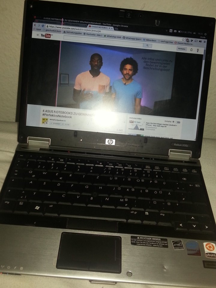 moritzknbl's tweet photo. Mein leider nicht #PerfektesNotebook. Da würde ein #Asus #ZenBook nicht schaden. Ein frisches Windows 10 wäre toll. https://t.co/mvP84Pyanv