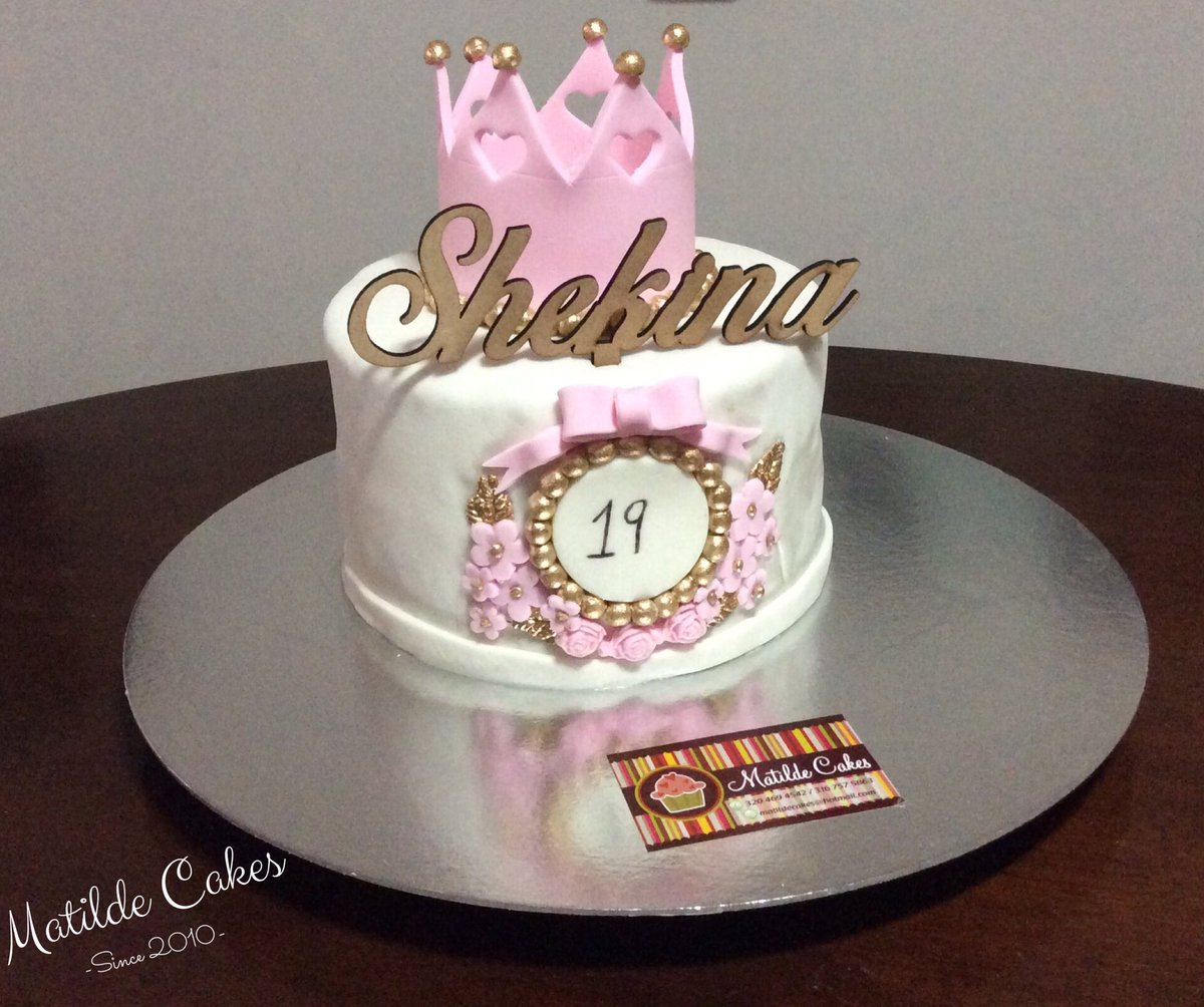MatildeCakes's tweet photo. Torta de vainilla decorada con diseño personalizado #cúcuta #tortaspersonalizadas #tortasdecoradas https://t.co/UZwQCIZ81G
