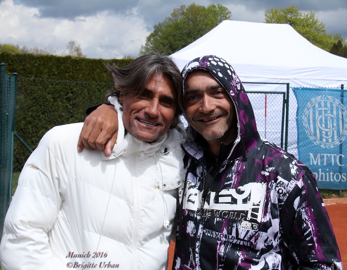<a href="/PepeImaz/">Pepe Imaz</a> con su hijo precioso y <a href="/SantiGiraldoSG/">Santiago Giraldo</a> #EmilioBenfeleAlvarez <a href="/BMWOpenbyFWUAG/">Gloria Row</a>