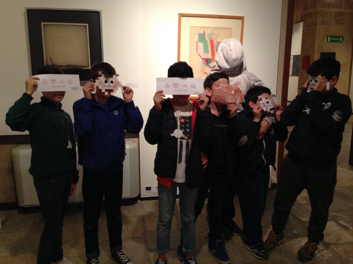 LabAlQuadrato's tweet photo. Che bella giornata per invadere il Palazzo della Vicaria! #invasionidigitali #siciliainvasa2016 #labalquadrato #arte https://t.co/ghNMRbqp0o