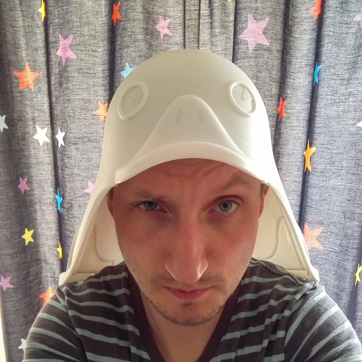 ufoslav's tweet photo. Kačací stormtrooper. #ikeahack #ikea #sprutt #duckfie https://t.co/anG6xICnIz