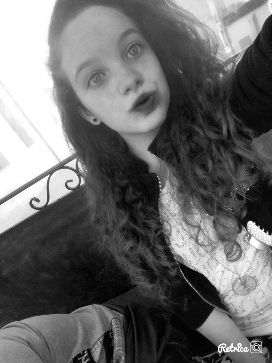 francyfuschi's tweet photo. #buonasera #selfie #likeforfollw #like10like #reby #giada https://t.co/Vto82ZMyTn