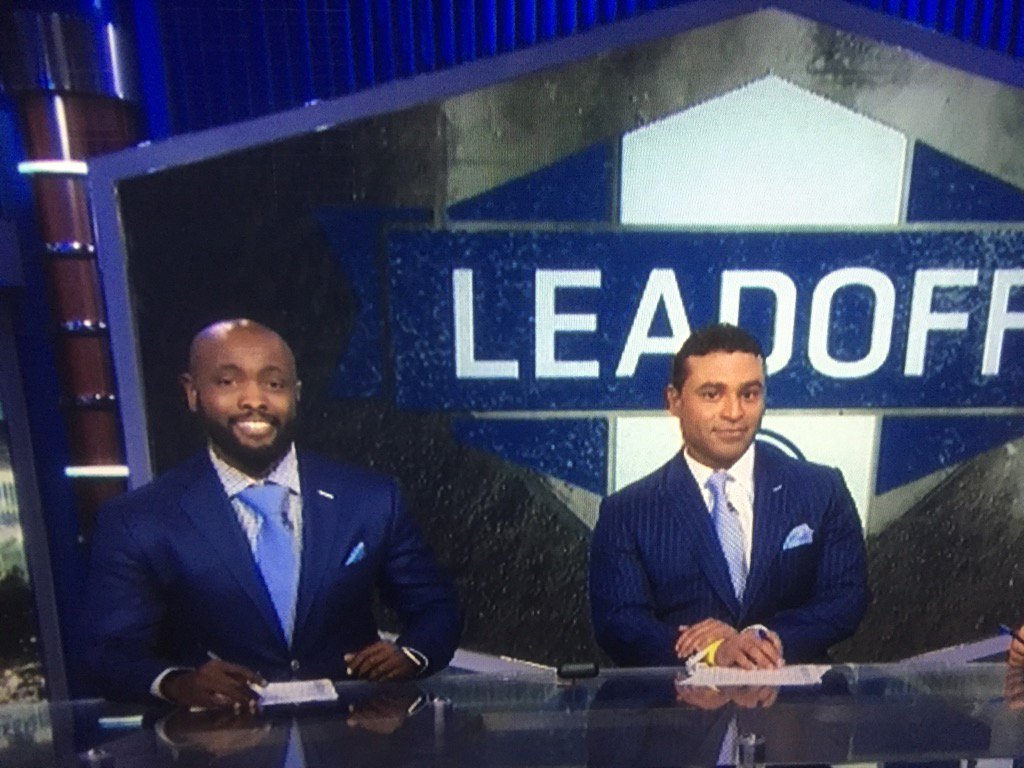 ArleneMireles's tweet image. luv the blue suits #pitchability @SportsNetLA #leadoffla great job @TheRealJHair @tonygwynnjr great addition 💙👍