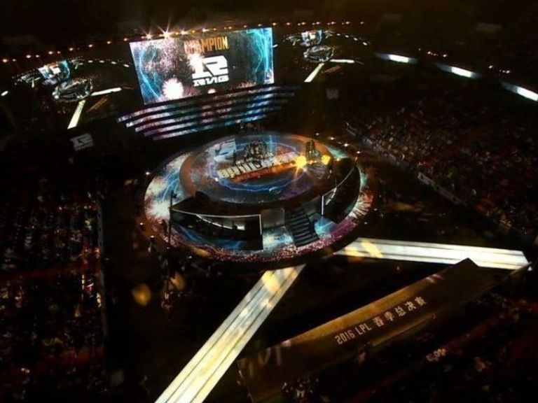 RoHTeaM's tweet image. Royal Never Give Up se proclama campeón de la LPL 2016 rohteam.net/royal-never-gi…