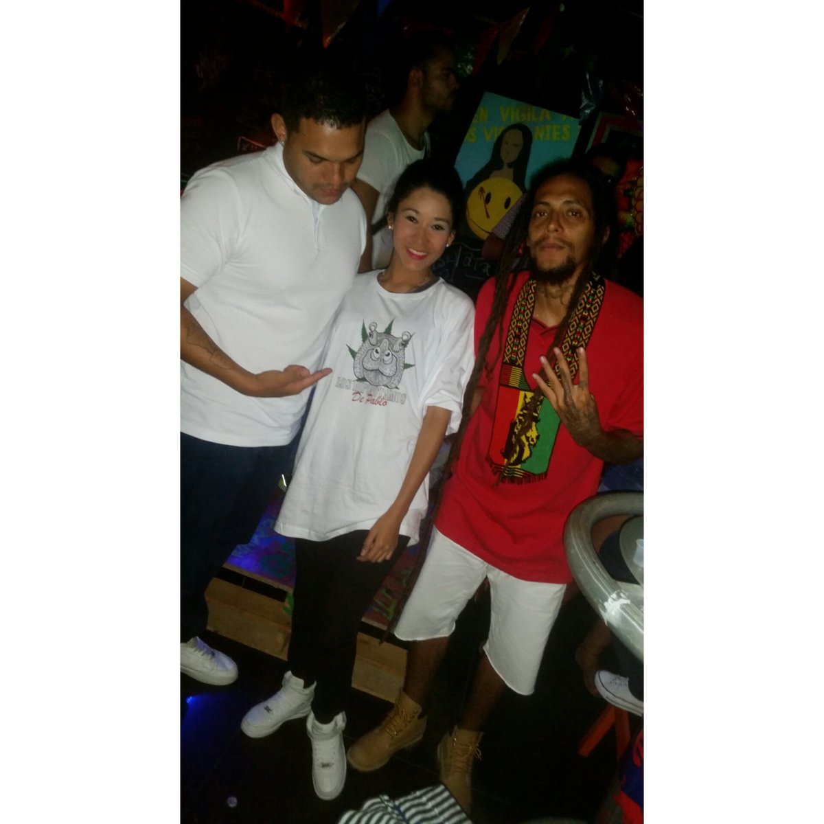 gmbb1924's tweet photo. Los hipopótamos de pablo, ayer en la Puerta de Abajo #CastellanoRecords #OriginalRas #47corp ✊ https://t.co/uk6L2UCU2E