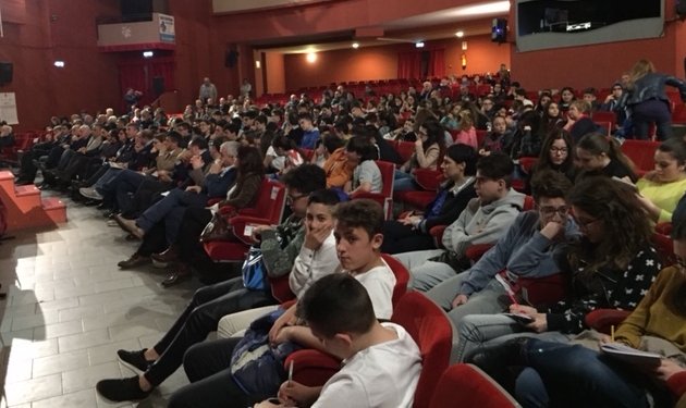 A <a href="/Pulcinellamente/">PulciNellaMente</a> protagoniste le scuole 
<a href="/elpidioIorio/">Elpidio Iorio</a>
<a href="/EnzoBattarra/">Enzo Battarra</a> #news 
ondawebtv.com/?mc_tk=TFpXSy1…