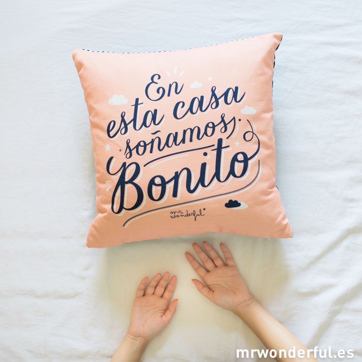 mrwonderful_'s tweet photo. Los findes bonitos solo pueden terminar soñando bonito. ¡Buenas noches! https://t.co/jSbfGvy1oU https://t.co/GneOl8ar0J