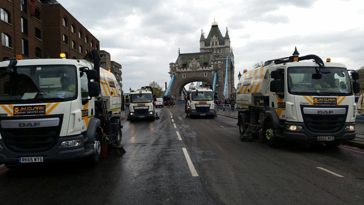 jmcfranchising's tweet photo. Part off the fleet working as a team at the 2016 London marathon https://t.co/mpQGCrhaF2