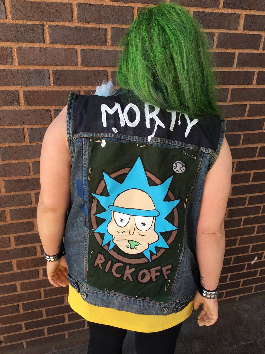 cosmicquarts's tweet image. Teaser pics of my Punk Morty cosplay! #RickandMorty @PocketMortys @RickandMorty @JustinRoiland @danharmon