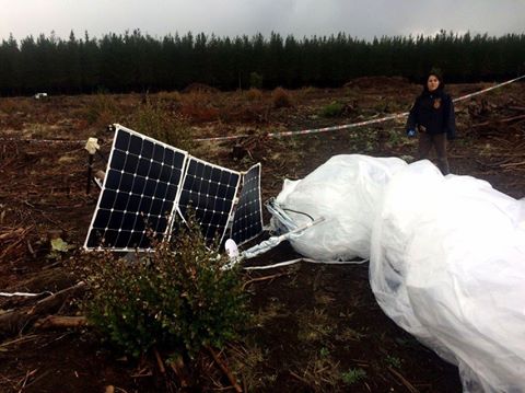 chilevision's tweet photo. ¿Lo viste? Globo estratosférico de Google cayó en la región del Bío Bío ► https://t.co/Qg5pRRw2V7 https://t.co/kqHfvJwjSq