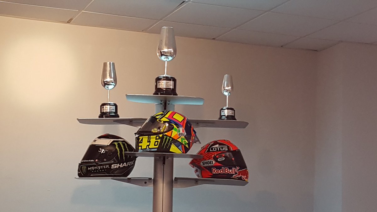 BeltramoPaolo's tweet photo. Albero dei sogni di Jerez.Grandissimo @ValeYellow46 !Pole giro veloce vittoria!L'infinito comincia da un punto e va https://t.co/B39zhipHi2