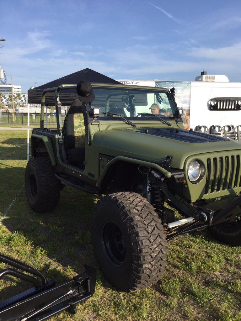 lineXit's tweet image. Jeep Beach