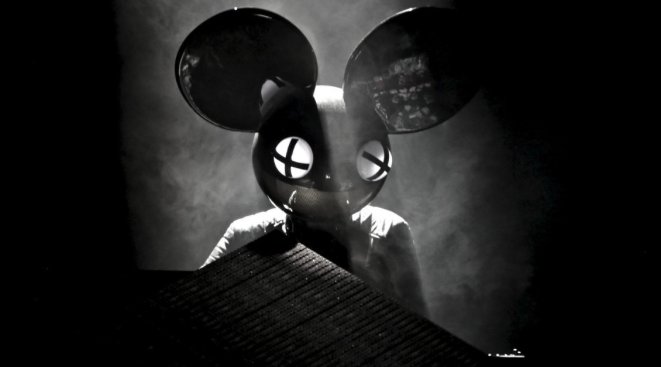 VICEhoroscopes's tweet photo. .@deadmau5 is further along toward finishing his next album than even he thought: https://t.co/EVqvdklVgx https://t.co/Wy18ojYYNy