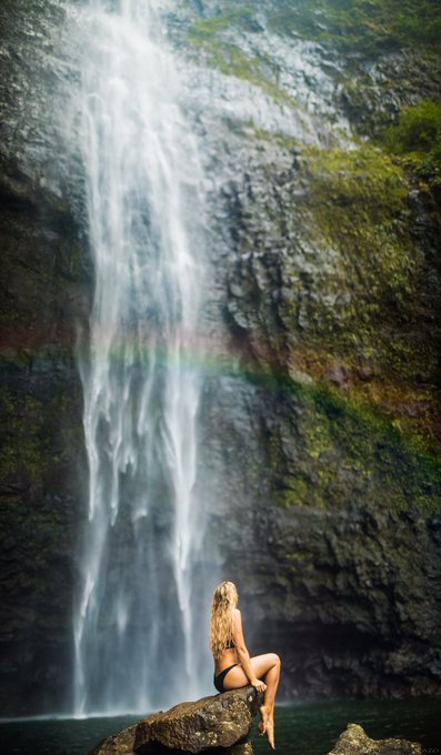 Watch Gabrielle Epstein's leaked NSFW photo on TwXstars