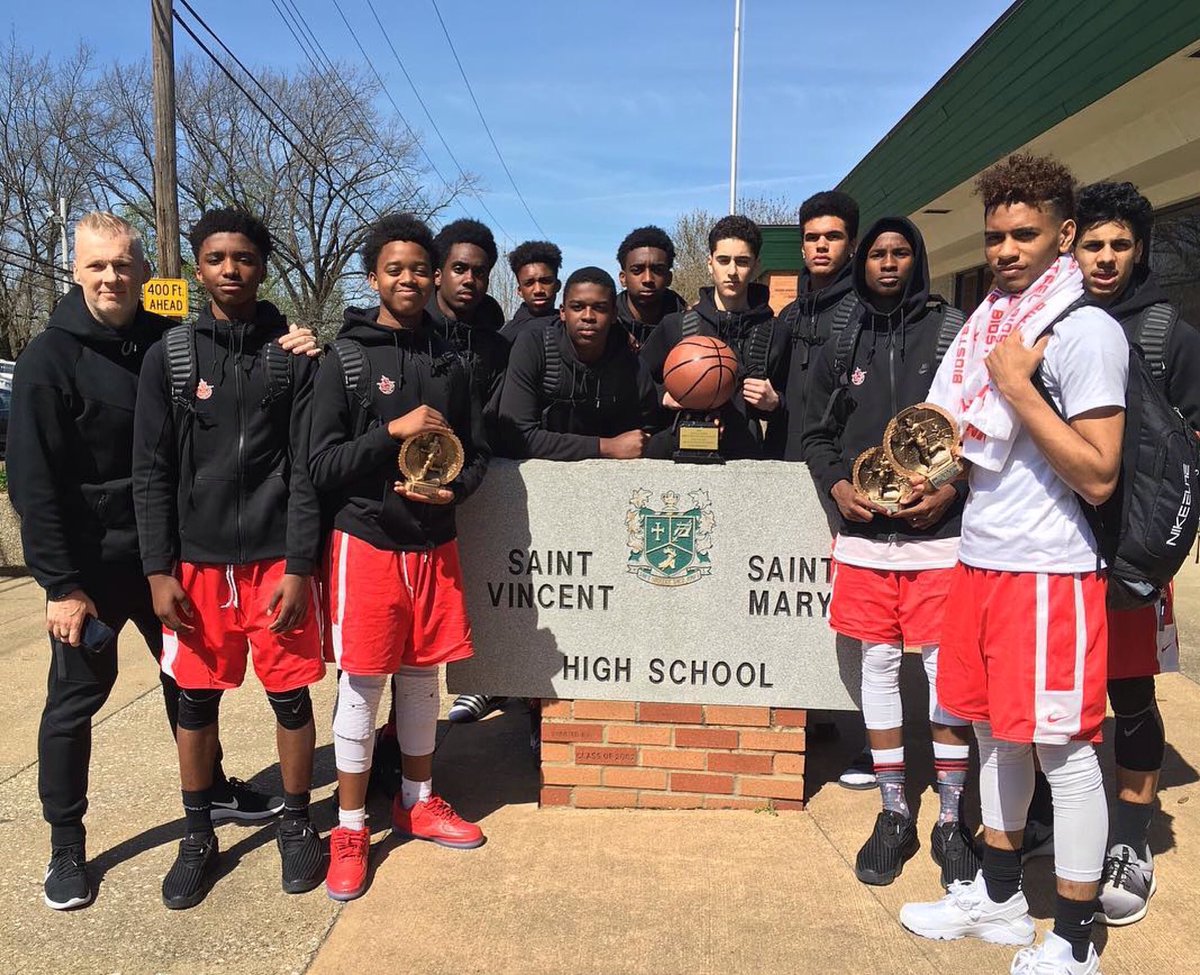 keyhoopsbball's tweet photo. Congrats to the @TOLonghorns 14U team! 2016 @KingJames Shooting Stars Classic Champs!🤘🏾🏀🍁 @Cory_Joe @RealTristan13 https://t.co/VmyhGhKMUm