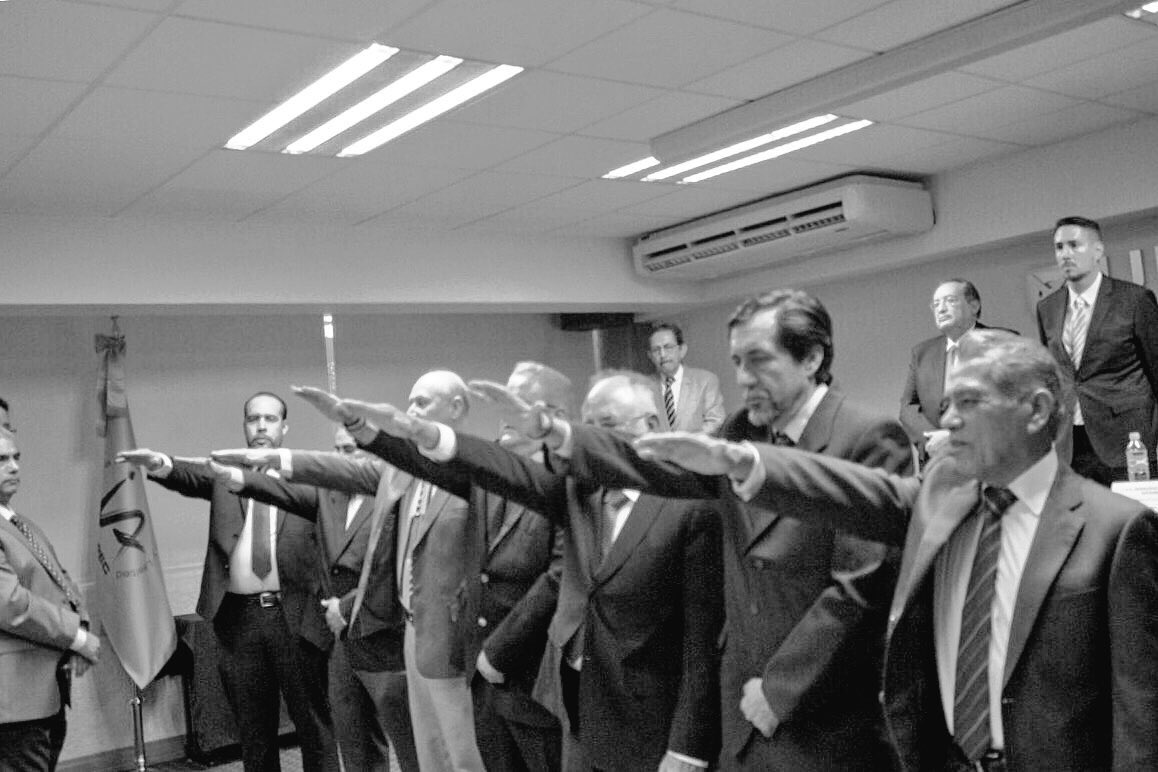 ivanlira15's tweet photo. Tengo el honor de haber TOMADO PROTESTA como Consejero del Colegio @ciapecjalisco https://t.co/slSHv0Ofyb