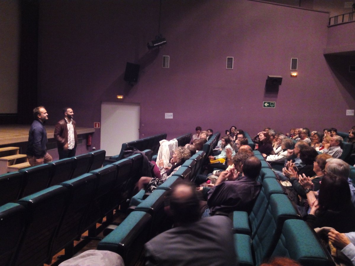 #CINEMA!
Figurants i espectadors comparteixen col·loqui amb director i protagonista <a href="/tercergradopeli/">TERCER GRADO</a> #somateneu