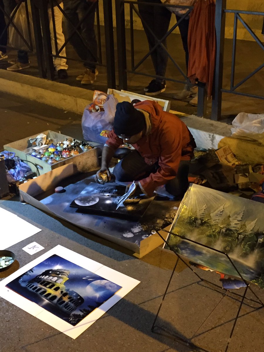 pietro_nik88's tweet photo. Artisti di strada sotto il Colosseo! Lavoro ben fatto e ottimo risultato! 👏👏
#weekendromano #Roma #artist https://t.co/R6crRYRNQ8