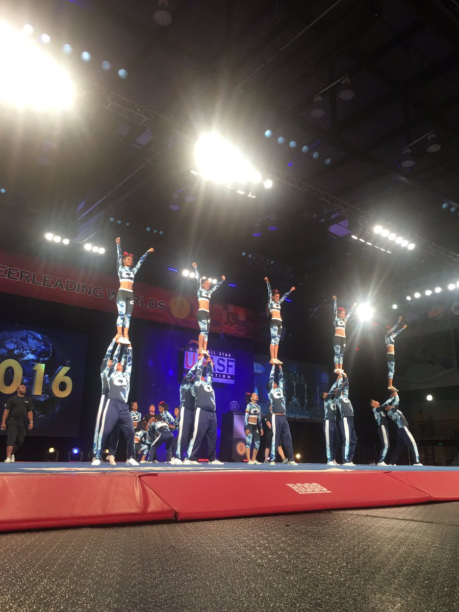 CheerDaily's tweet photo. Cheer Zone Ecuador #CheerWorlds2016 #Worlds2016 #IOLC5 https://t.co/7s1E1ejljd
