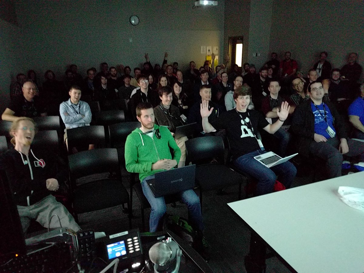 bradfitz's tweet image. Live @Camlistore demo here at @lfnw... #linuxfestnw