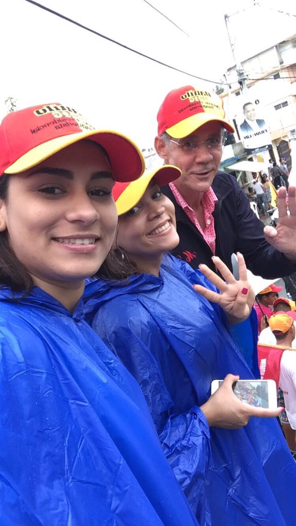 miltonginebra's tweet photo. La gente lo que pide es 4 años más de @DaniloMedina truene, llueva o ventee #DuarteConDanilo  #DaniloDaSeguidilla https://t.co/yZrJzmfswo