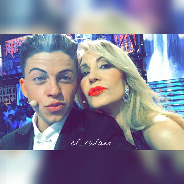 <a href="/ChristopherMDJ/">Christopher Mateo</a> con Carmen Lomana