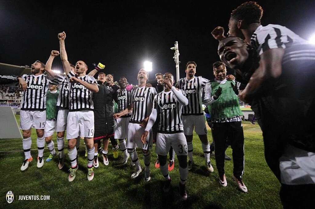 WoodyinhaXI's tweet photo. Vittoria fantastica💪💪💪 
Grandissimi ragazzi,super orgogliosa di voi❤ Grazie @juventusfc ❤⚪⚫
#FinoAllaFine #ForzaJuve https://t.co/eUBrtxgHsV