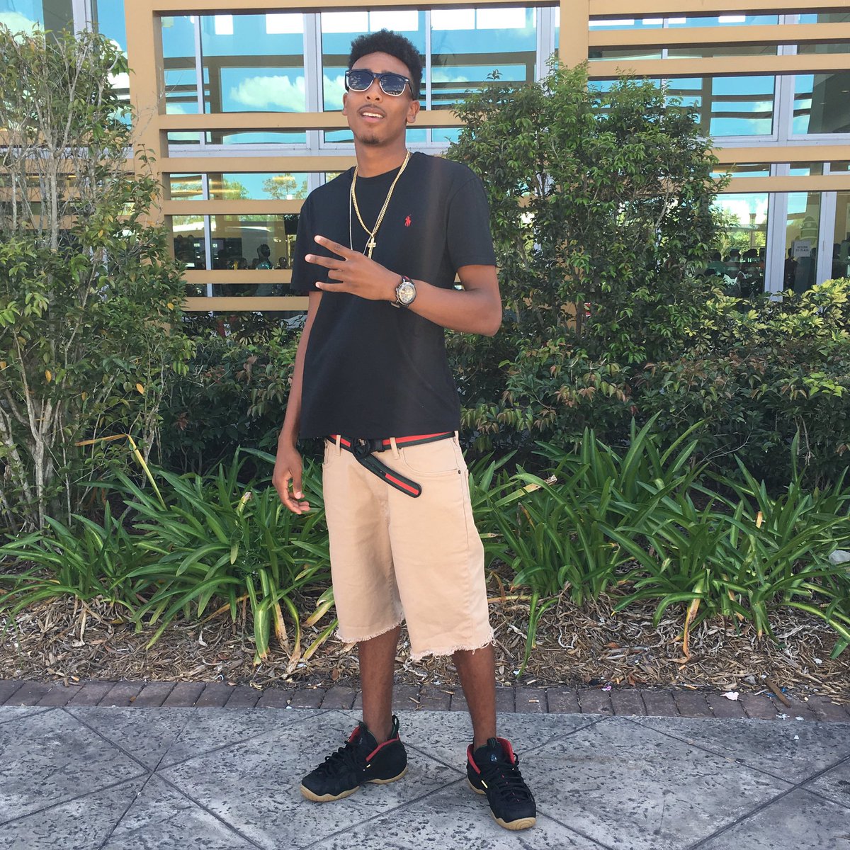 LLO_rizzy's tweet photo. I should have known you would cross me because I'm on and I'm saucy 🤘🏼👑😈  #DillardGradbash2k16 #Gradbash2k16 https://t.co/gUuZ4fHePb