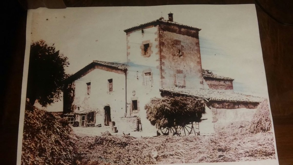 Forumvicus's tweet photo. Dissabte explicaré com era per dins la torre dels Frares,i com s'hi vivia.Inscripcions a Of.Turisme. https://t.co/1KLKxbtnq4