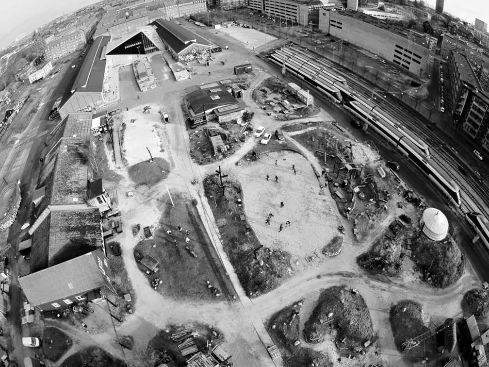 BureauDetours's tweet photo. An aerial view our #Aarhus based platform #InstitutForX #bottomup #urbanplanning #nonplanning https://t.co/fxyzu24bbl