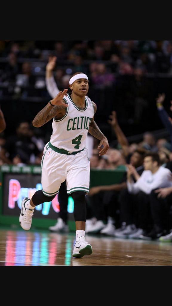 BostonSprtsNews's tweet photo. Celtics We're awesome in game 3 and 4.
#GoCeltics 
#GoCelticsNation https://t.co/t1ENLKckyh