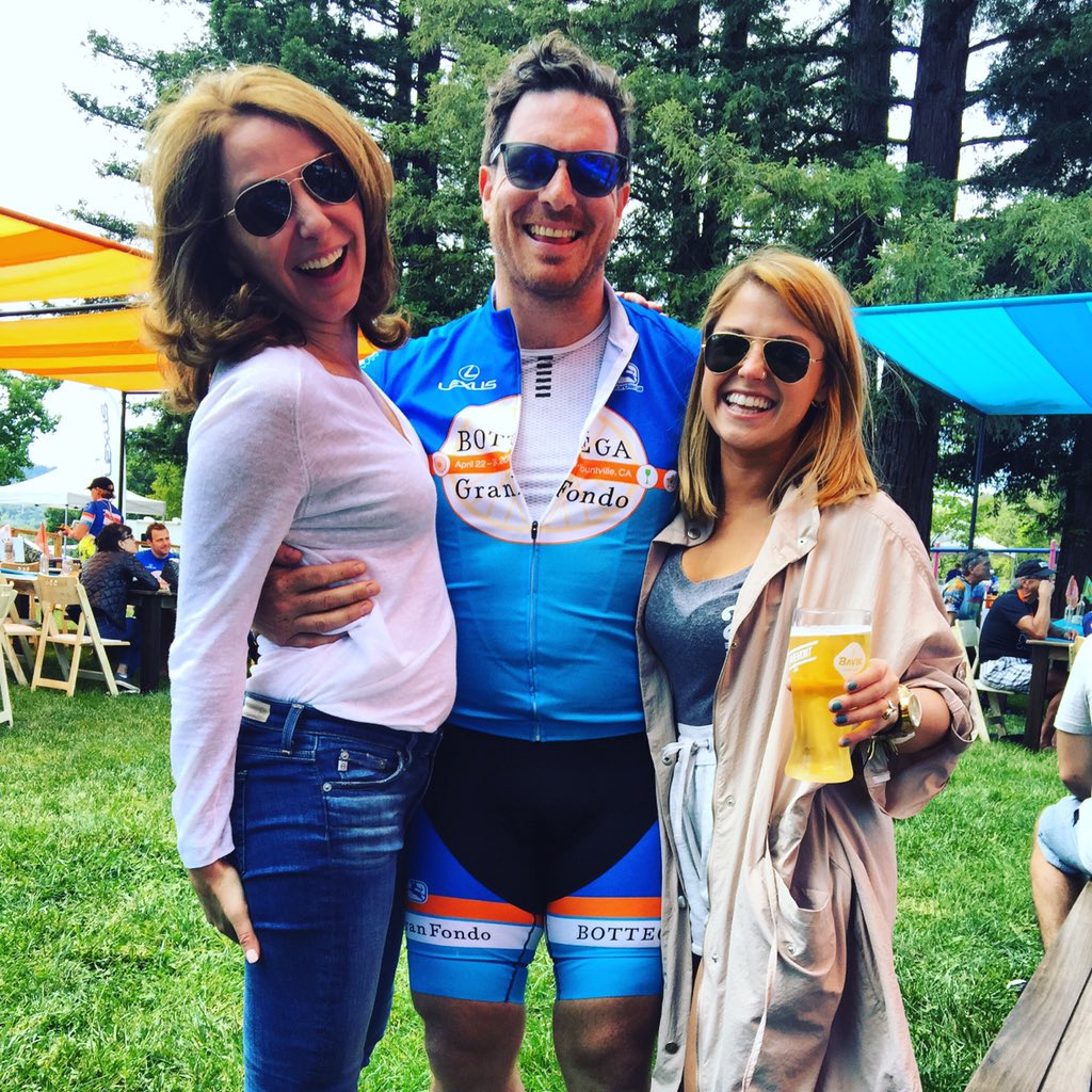 <a href="/SeamusMullen/">Seamus Mullen</a> Apres velo chill time <a href="/BottegaGF/">BottegaGF</a> with the <a href="/DuVine/">DuVine</a> ladies