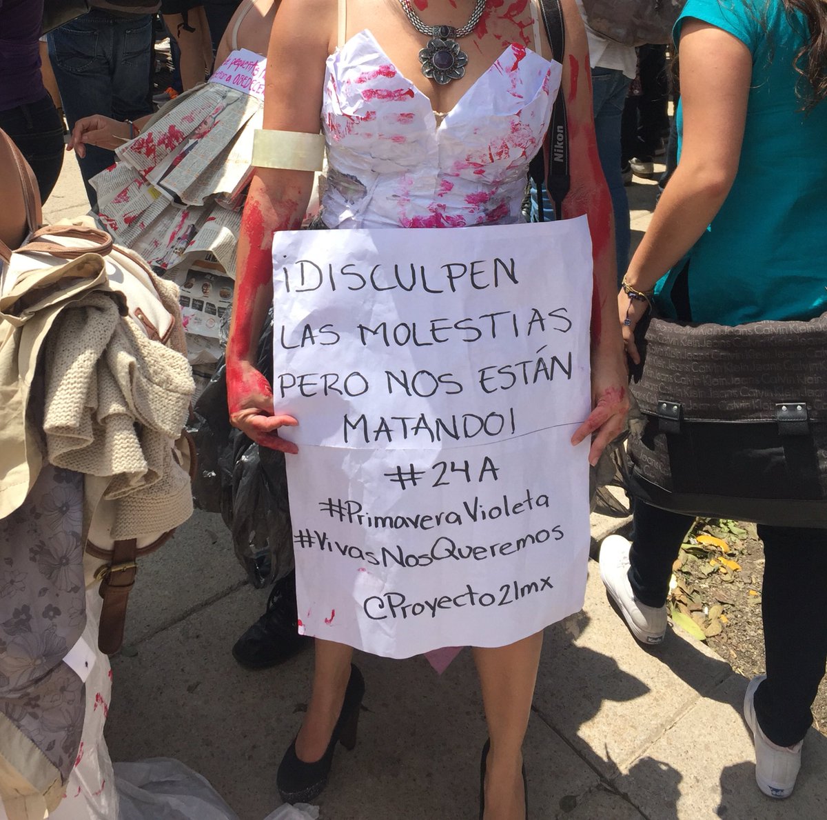 abi_mt's tweet photo. Una de mis fotos favoritas del día... #PrimaveraPodemos24A #PrimaveraVioleta #VivasNosQueremos https://t.co/iLdjuhJkD9