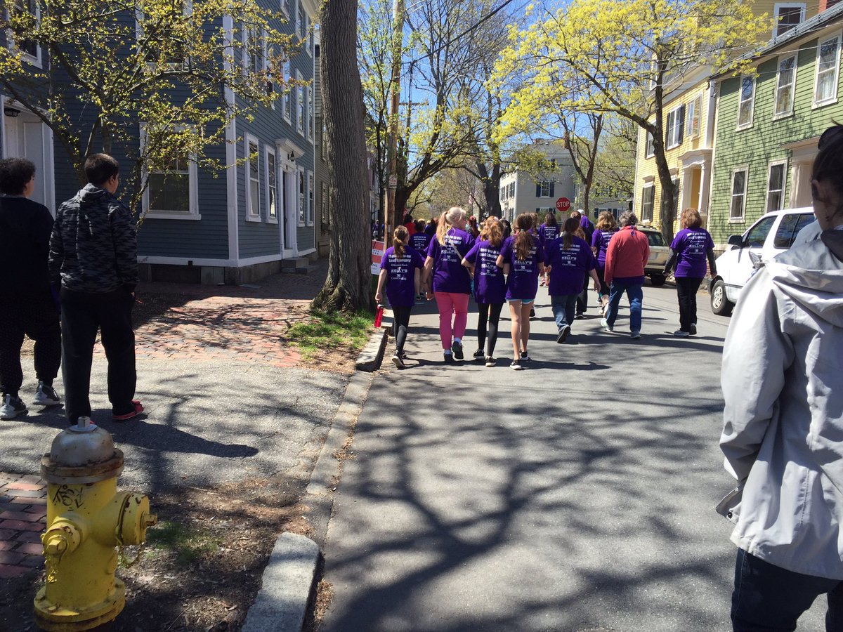 MyersOnFire's tweet photo. Enjoyed walking in @HAWCNorthShore's #WalkForHAWC to raise awareness of #DomesticViolence https://t.co/58DxbUhQKa