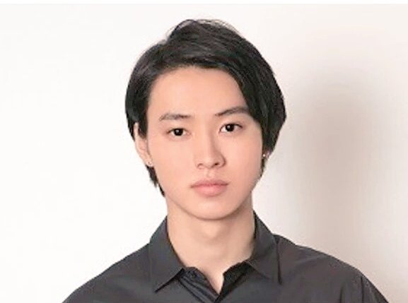 ひか 昨日のこれ見て やっぱり賢人くんは両耳ピアスより左耳ピアスってイメージが強いな って思った いや どっちの賢人くんも神だけどね 山﨑賢人 山﨑賢人好きな人rt 左耳ピアス 両耳ピアス 共感したらrt T Co 6h9rwspnqg Twitter