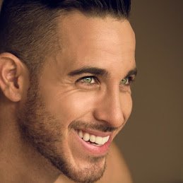 2015CarmePeru's tweet photo. SUSCRIBETE al perfil del churro israelí @EyalBerkover en @veoveoperu un poco de su día a día, fotos, vídeos... 👌 https://t.co/np1KmV9pLP
