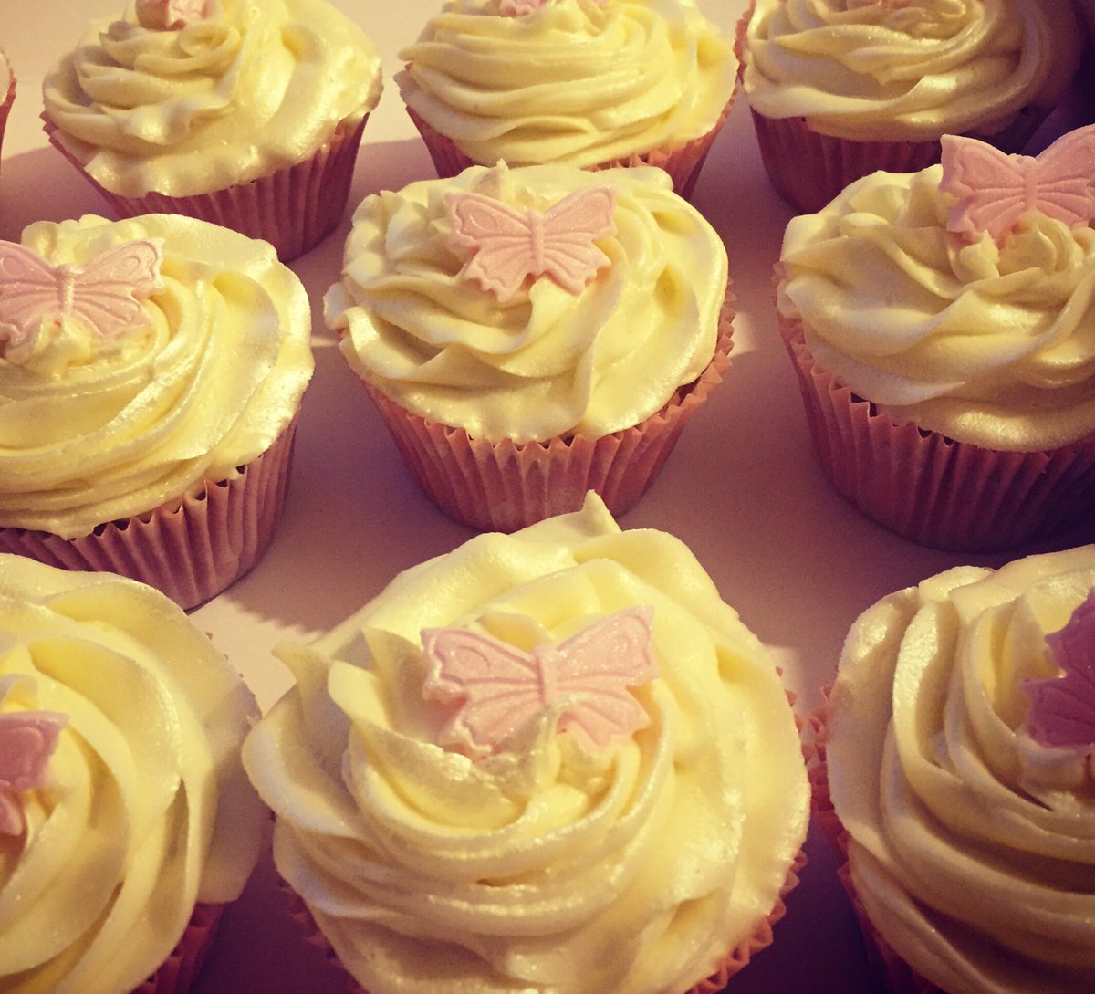 deeliciousbake's tweet photo. Like us on Facebook for a chance to win FREE cupcakes https://t.co/I29oiltPA3 https://t.co/stFuPe0dLt